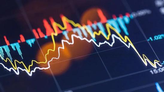 俄财政部：上半年联邦预算赤字3.694万亿卢布